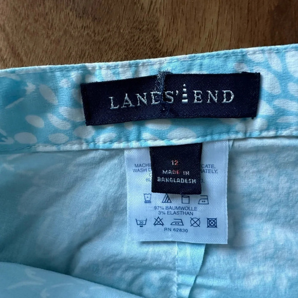 Lands’ End Blue & White Floral Shorts size 12 - Picture 3 of 4